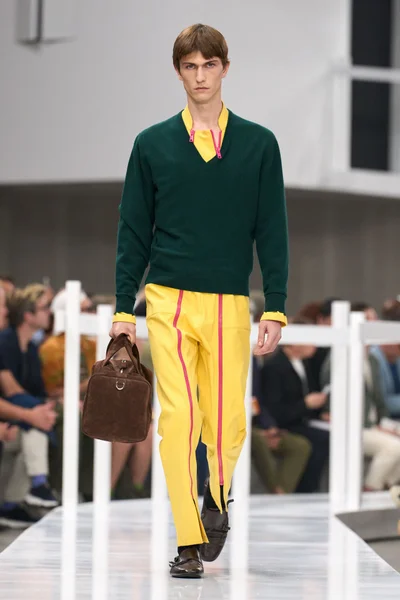 Look 39